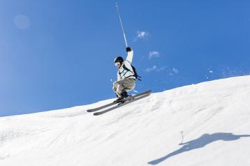 世俱杯决赛-东方蓝武士对决德甲铁军，克瓦拉茨赫利亚，当硬仗之王遇上终极试炼